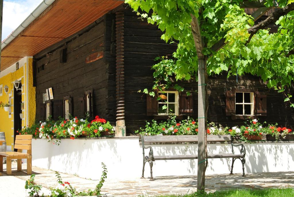 Weingut Primus Suedsteiermark Spielfeld Extérieur photo