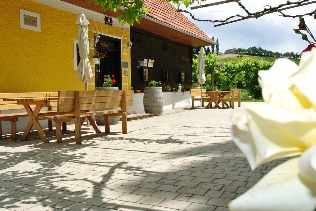Weingut Primus Suedsteiermark Spielfeld Extérieur photo